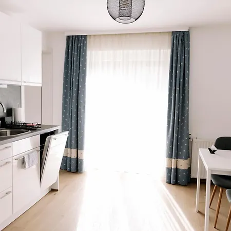 Montis * هاوس إم إنيستال