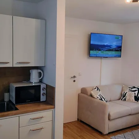 Montis هاوس إم إنيستال